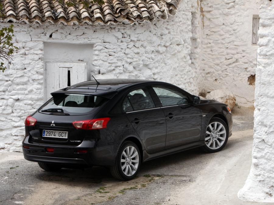  Mitsubishi Lancer Sportback 2008 года  (фото 19 из 42)